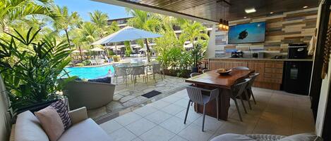 Apartment | Outdoor dining