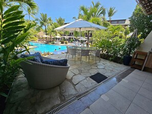 Apartment | Outdoor dining - Flat Luxo Térreo Nannai Residence (Ipojuca)