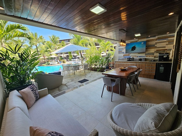 Apartment | Outdoor dining