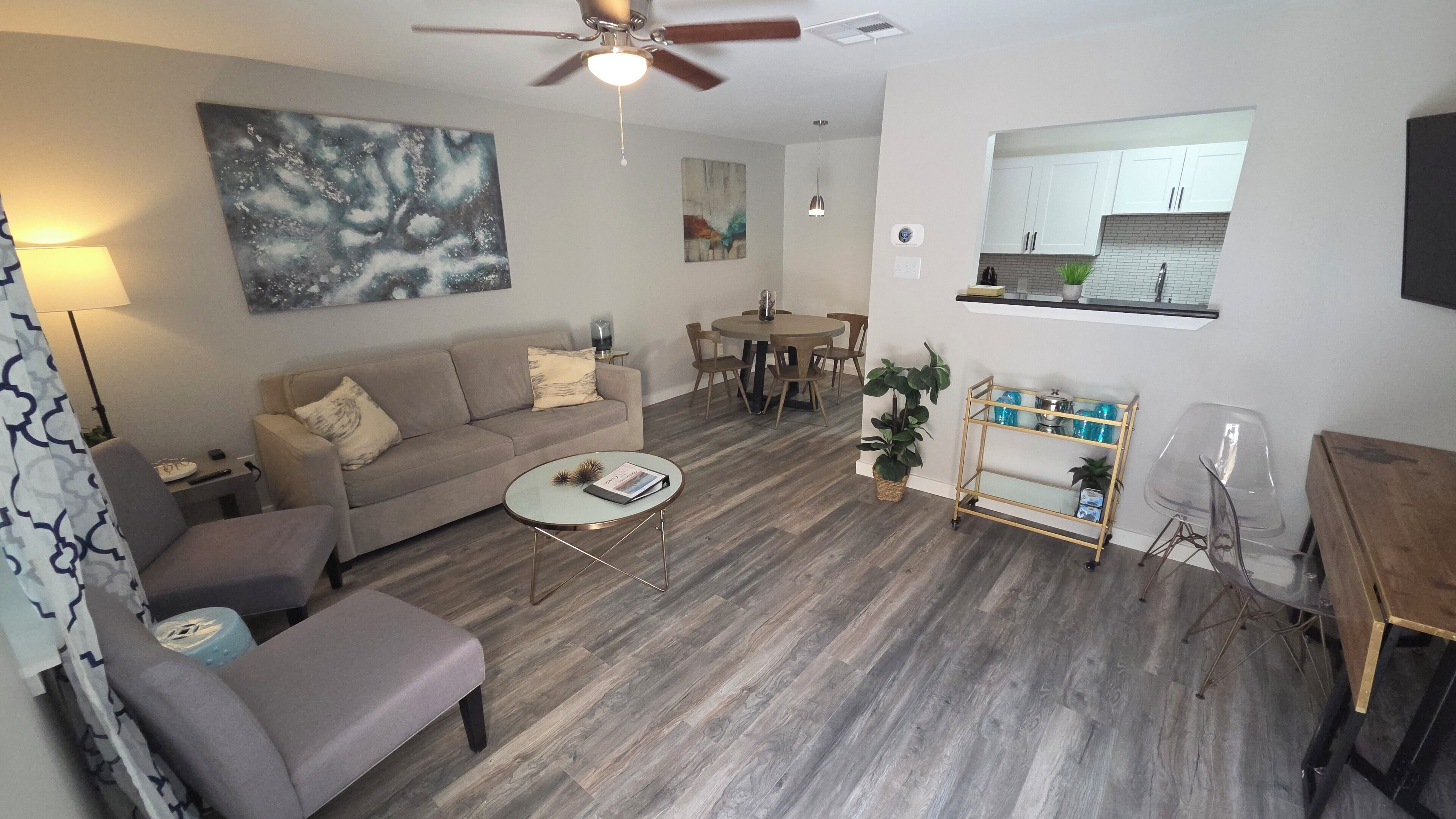 Een smart-tv, videogames en boeken