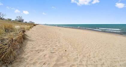 Rivera House-fun and comfort steps from the beach