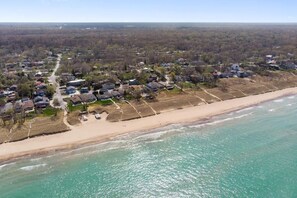 Beach nearby, sun loungers