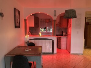 Dining - Spa house with private Jacuzzi and whirlpool bath overlooking the countryside (Saint-Genest-Lerpt)