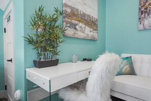 Interior - Unit A · Modern Luxury Apt w/ King Bed Near Med Ctr & Dwntn (Houston)