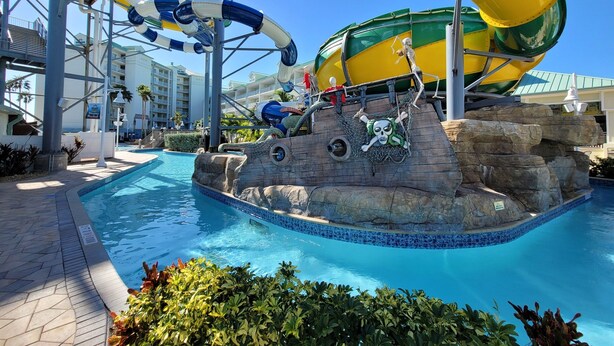 A heated pool - Waterfront, Harbourside, Water Park, Beach, #2219 (Indian rocks beach)