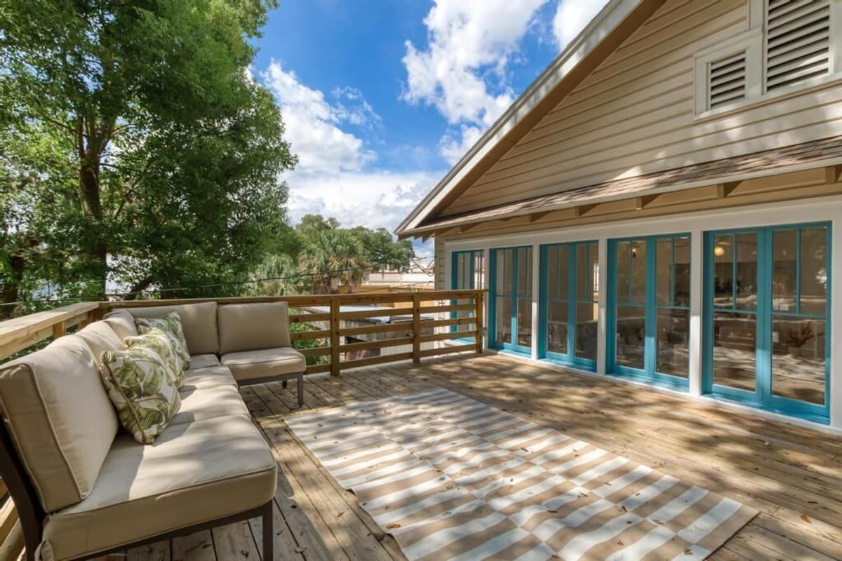 Photo 17 of Carriage Manor- Right next to the Fountain of Youth & Beach.
Pets are welcomed!
