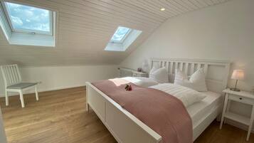 3 bedrooms, iron/ironing board, travel cot, free WiFi