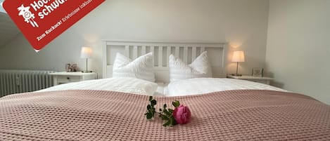 2 bedrooms, iron/ironing board, travel cot, free WiFi