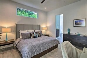4 bedrooms, desk, iron/ironing board, free WiFi - Desert Modern 4BR: Pool, Spa & Mtn views #259142 (La Quinta)