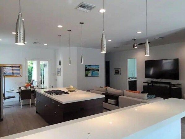 Interior - Desert Modern 4BR: Pool, Spa & Mtn views #259142 (La Quinta)