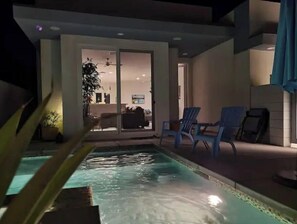 Outdoor pool - Desert Modern 4BR: Pool, Spa & Mtn views #259142 (La Quinta)