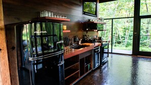 Coffee/tea maker, fridge, microwave, stovetop - The Study @ Lost Cavern (Benton Township)