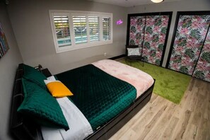 3 bedrooms, desk, iron/ironing board, travel cot