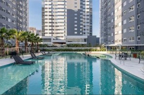 Outdoor pool - NEW! Apartment Resort Living near the US Consulate (Porto Alegre)