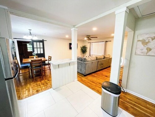 Very Clean, Spacious, & Quiet Home Near Beaches