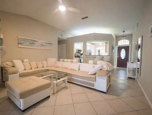 Super Clean Fantastic Pool Home Near Everything