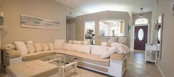 Super Clean Fantastic Pool Home Near Everything