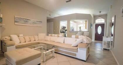 Super Clean Fantastic Pool Home Near Everything