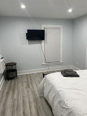 2 bedrooms, travel cot, WiFi