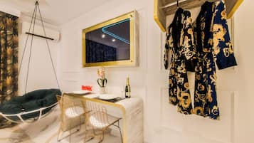 Habitación doble de lujo, 1 cama King size | Escritorio y wifi gratis