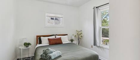 1 dormitori, planxa i posts de planxar, wifi gratuïta i roba de llit