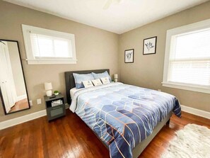 2 chambres, fer et planche à repasser, Wi-Fi gratuit, draps fournis