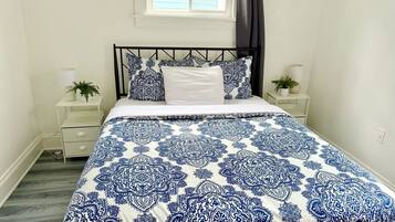 1 slaapkamer, een strijkplank/strijkijzer, gratis wifi, beddengoed