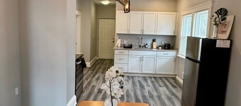 This apartment is a 1 bedroom(s), 1 bathrooms, located in Cleveland, OH.