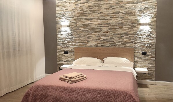 3 Schlafzimmer, schallisolierte Zimmer, Bügeleisen/Bügelbrett