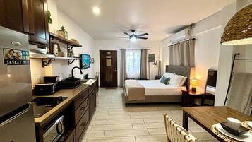 Exclusive Studio Suite, 1 Queen Bed | Pillowtop beds, individually decorated, individually furnished