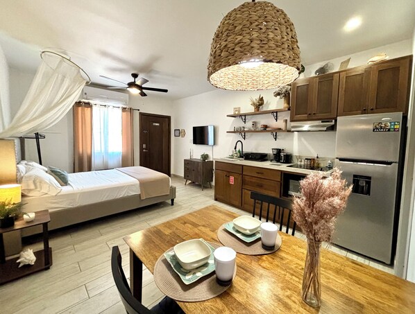 加厚床垫、特色装修、特色家居、笔记本电脑工作区