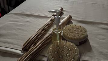 Deep-tissue massages, massages