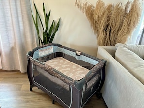 1 Schlafzimmer, Pillowtop-Betten, Bügeleisen/Bügelbrett, Reisekinderbett