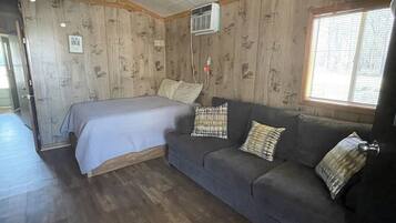 1 bedroom, bed sheets, wheelchair access