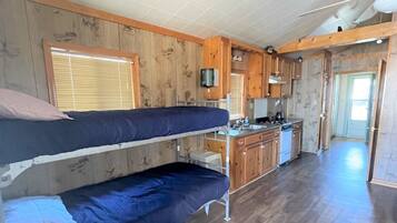 1 bedroom, bed sheets, wheelchair access