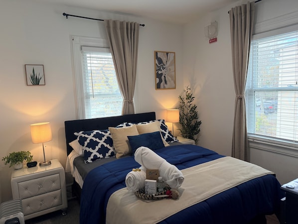 Cozy Private Room C | Hypo-allergenic bedding, desk, free WiFi, bed sheets - Cozy Private Share Room (Englewood)