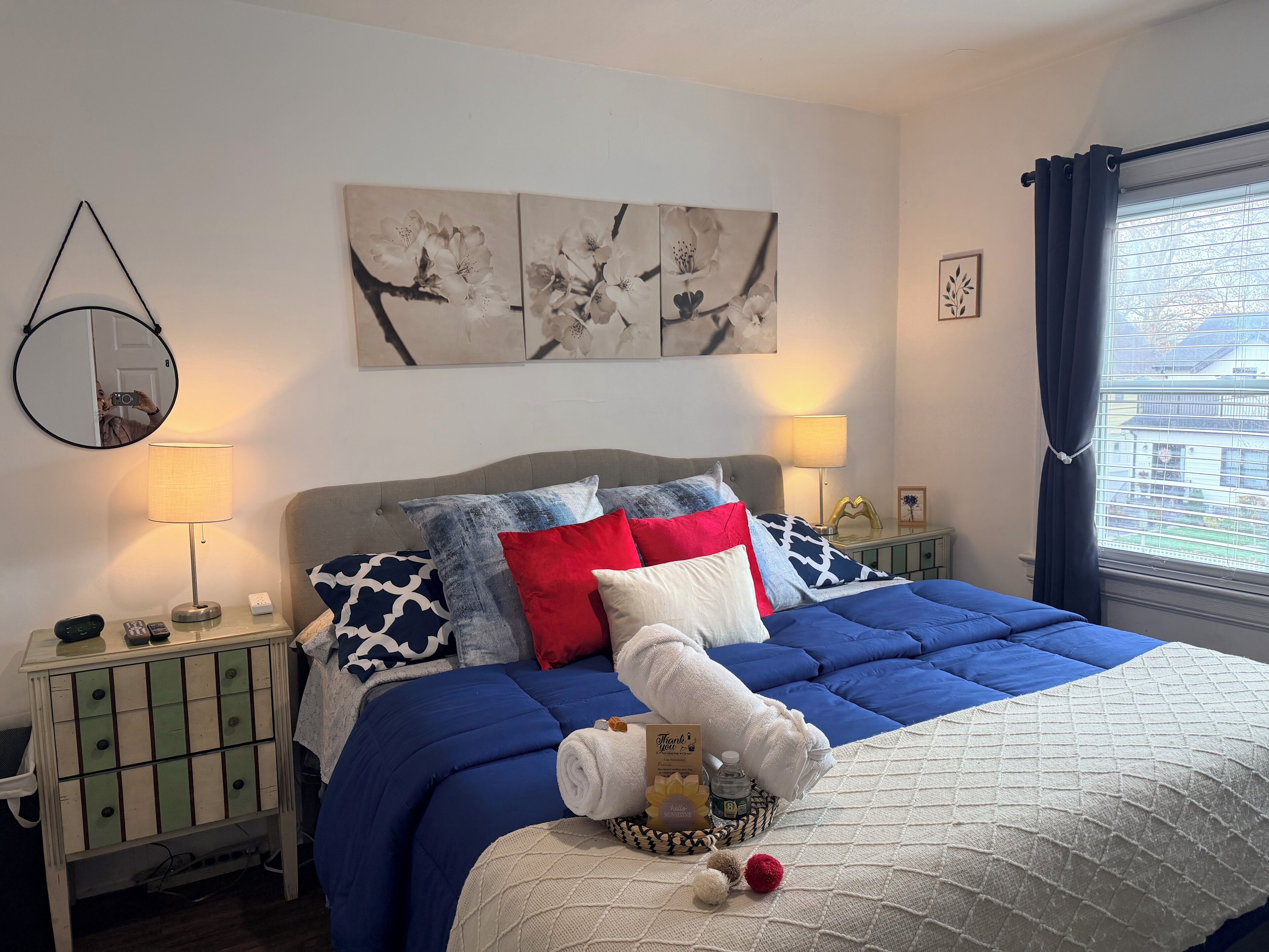 Ropa de cama hipoalergénica, escritorio, wifi gratis y ropa de cama 