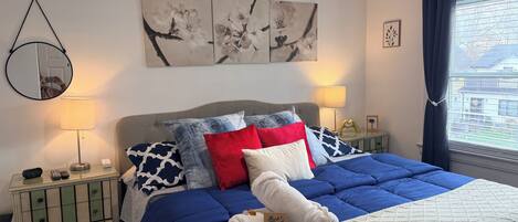 Cozy Private Room B | Hypo-allergenic bedding, desk, free WiFi, bed sheets