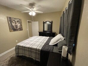 2 chambres, fer et planche Ă repasser, Wi-Fi gratuit, draps fournis