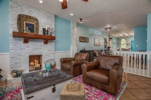 Smart TV, books - Soulard Firepit Patio + 3 Kings + 2 Blk To Brewery (St. Louis)