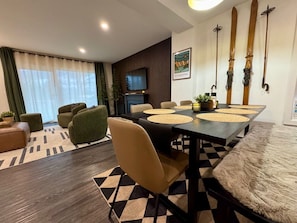 Granite Ridge Condo | In-room dining