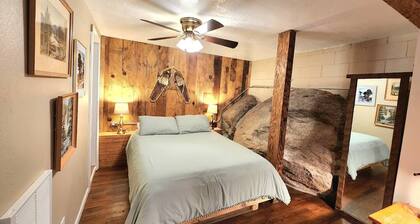 This fourplex is a 0 bedroom(s), 1 bathrooms, located in Shaver Lake, CA.