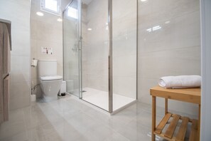 Shower, hair dryer, towels - Apartment Tribalia - Cadiz beaches (Cádiz)