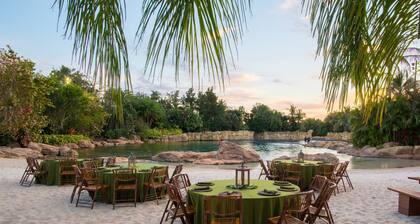 Free Theme Park Shuttle Transfer, Free Breakfast, Outdoor Pool | Staybridge Near Seaworld