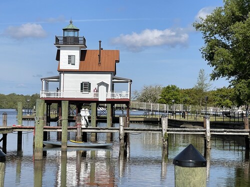  Cape Cod cottage close to Prembroke Creek