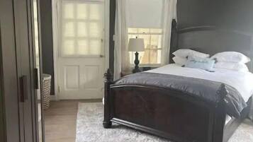 3 dormitorios, cuna de viaje, wifi gratis y ropa de cama