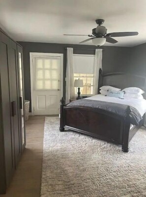 3 bedrooms, travel cot, free WiFi, bed sheets