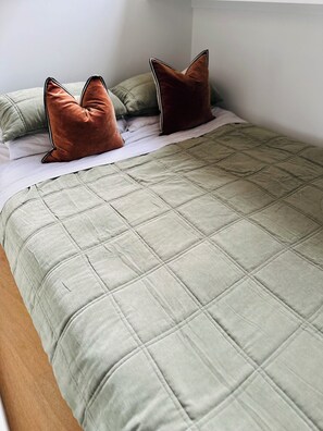 2 chambres, fer et planche à repasser, accès au Wi-Fi (inclus)