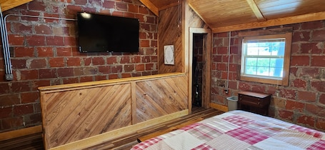 1 bedroom, iron/ironing board, free WiFi, bed sheets. Baccer Barn-On the farm with Broadslab Distillery and The Barn at Broadslab