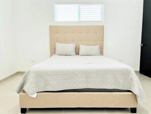 3 dormitorios, tabla de planchar con plancha, wifi y ropa de cama